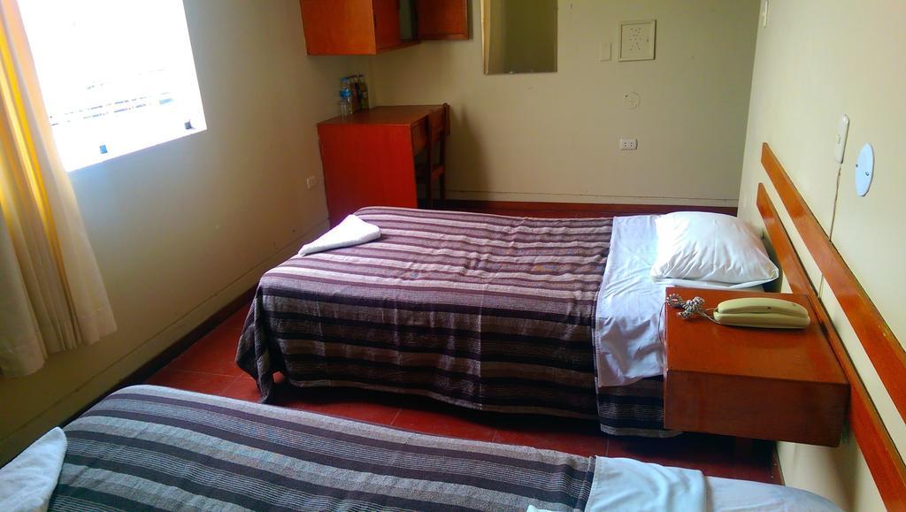 Hotel Plazza Chiclayo Zimmer foto